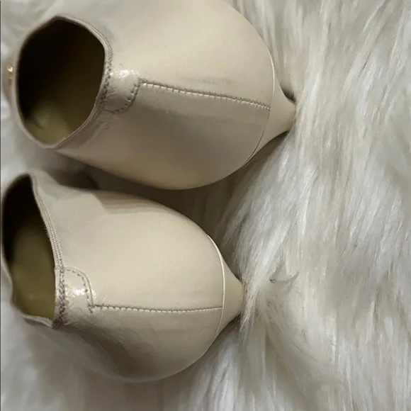 Gucci Women's Beige Leather Heels